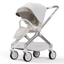 Carica l&#39;immagine nel visualizzatore di Gallery, Hot Mom - F039 Evolutive Light - Baby StrollerThe Hot Mom - F039 Evolutive Light is the perfect 2-in-1 stroller for daily use, accompanying you and your baby from birth to their fourth year. With its comfortable extra wide seats, reclining back, reversible design, and large wheels, this stroller provides comfort and convenience for you and your baby as they grow. And with its lightweight magnesium alloy frame, it&#39;s easy to take with you wherever you go. Experience the freedom and joy of parenthood while on 