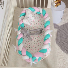 Afbeelding in Gallery-weergave laden, Crib Middle Bed - White Blue Pink